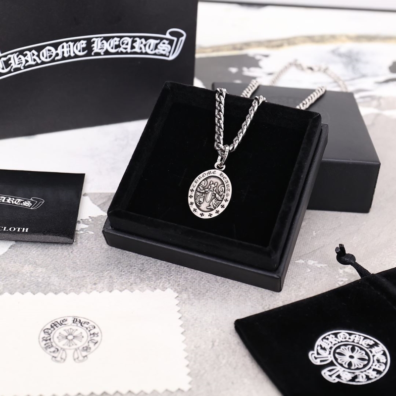 Ch**me He**ts necklaces